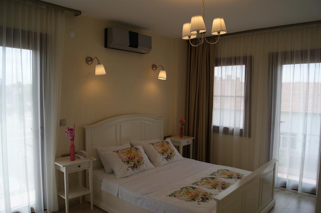 Ender Hotel (Adults Only) Ayvalik Room photo